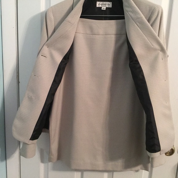 Evan-Picone Tan Suit - Picture 3 of 7